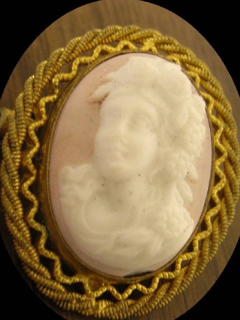 VIntage Pink Czech Cameo Set in gilt brooch