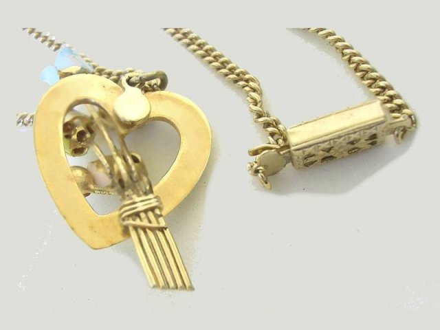 Vintage enamel sweetheart heart necklace