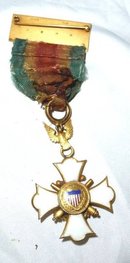 14K GOLD SPANISH AMERICAN WAR ENAMEL MEDAL The Recipient was F.B. Hart