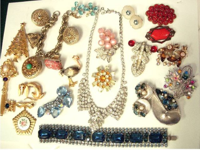 Vintage 20 pc LOT Costume jewerly SIgned HUGe rhinestones camphor glass enamel deco and MORE