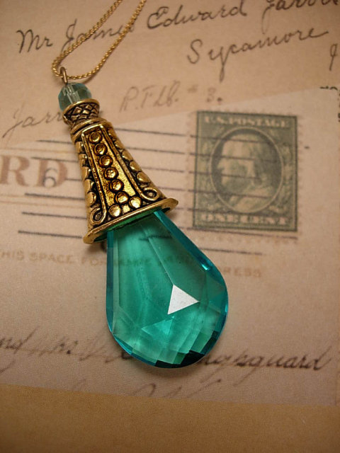 GLAMOROUS HUGE Aqua faceted drop necklace