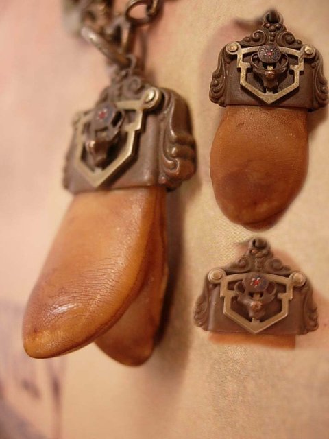 Antique Tooth necklace Bizarre Victorian Chinese Jade Very OLD