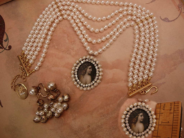 Gothic WIde pearl choker with portrait pendant and Drop chandelier earrings