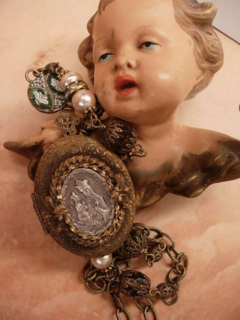 ANtique French Locket St Anne genuine pearl necklace