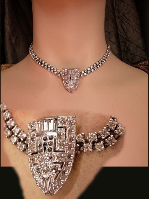 Vintage 20's Deco glam Rhinestone choker with fabulous centerpiece