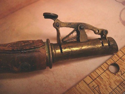 Antique Leather Dog black Powder Flask Horn