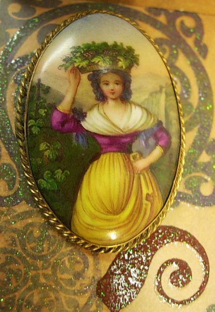 ANtique cameo brooch bohemian woman portrait Italian