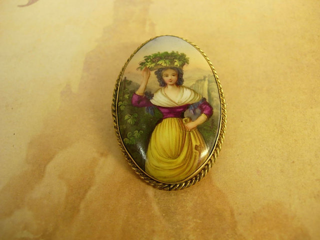 ANtique cameo brooch bohemian woman portrait Italian