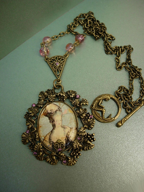 Marie Antoinette necklace baroque with mermaid goddess clasp
