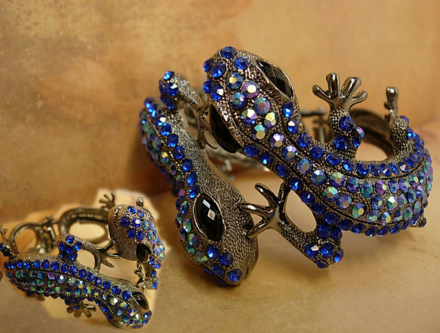 Brilliant Lizard rhinestone bracelet over 100 aurora borealis rhinestones PURE glitz