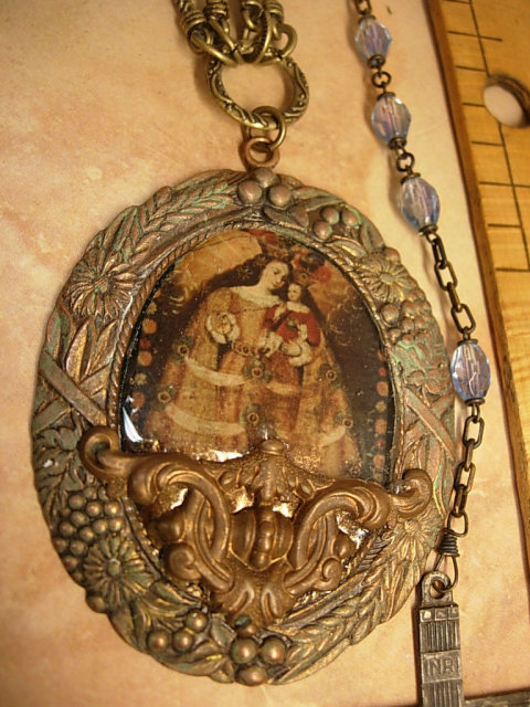 VIntage GLass rosary and renaissance Religious relief necklace fancy chain Roma Crucifix