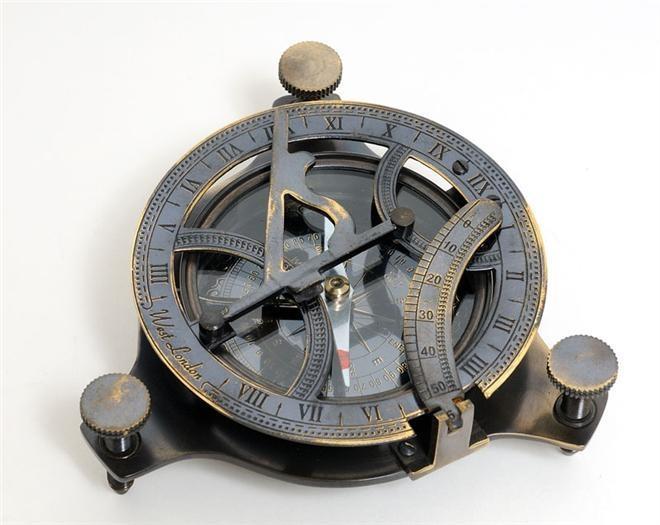 Compass Sundial Medium Wood Box New OM-123