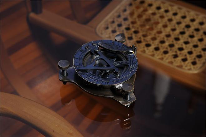 Compass Sundial Medium Wood Box New OM-123