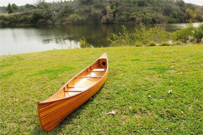 Canoe With Ribs Curved Bow 12-Ft Marine