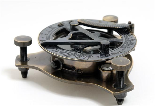 Compass Sundial Small Wood Box New OM-