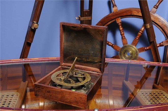 New Large Compass Wood Box Sundial OM-