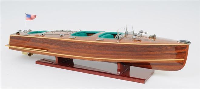 Model Motorboat Like Chris Craft Triple