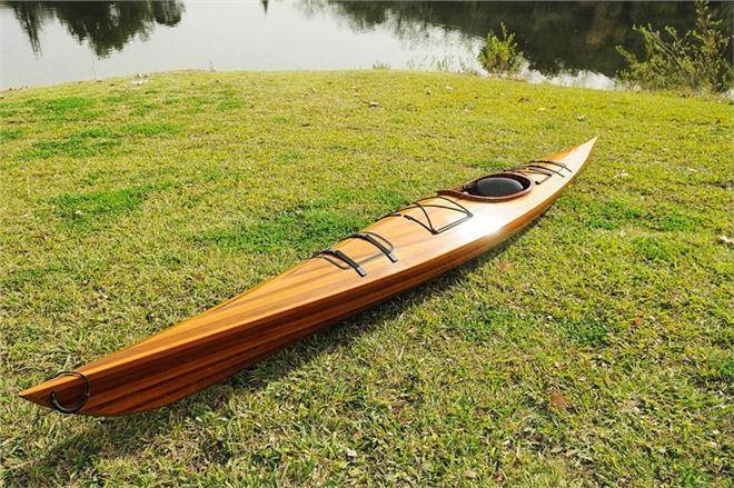 Kayak 15-Ft Clear Marine Vanish Varnish