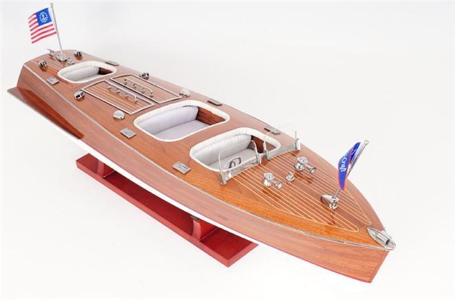 Model Motorboat Like Chris Craft Triple