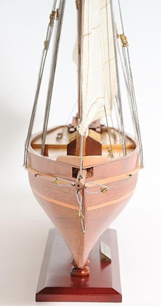 Model Yacht America Painted Clear Varnished