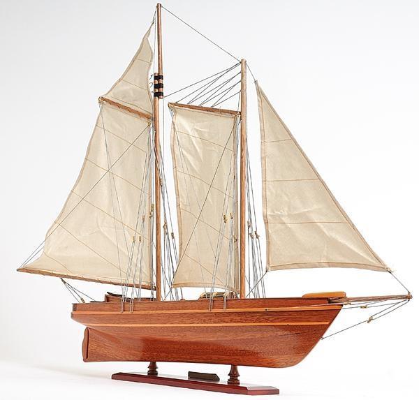 Model Yacht America Painted Clear Varnished