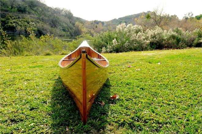 Canoe With Ribs 16-Ft Clear Marine Vanish