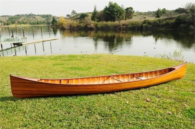Canoe With Ribs 16-Ft Clear Marine Vanish