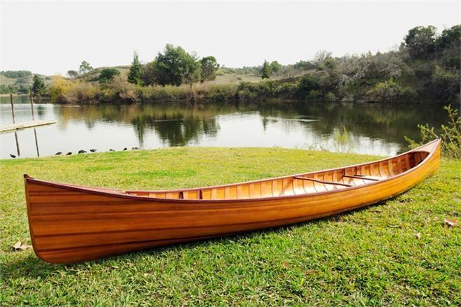 Canoe With Ribs 16-Ft Clear Marine Vanish