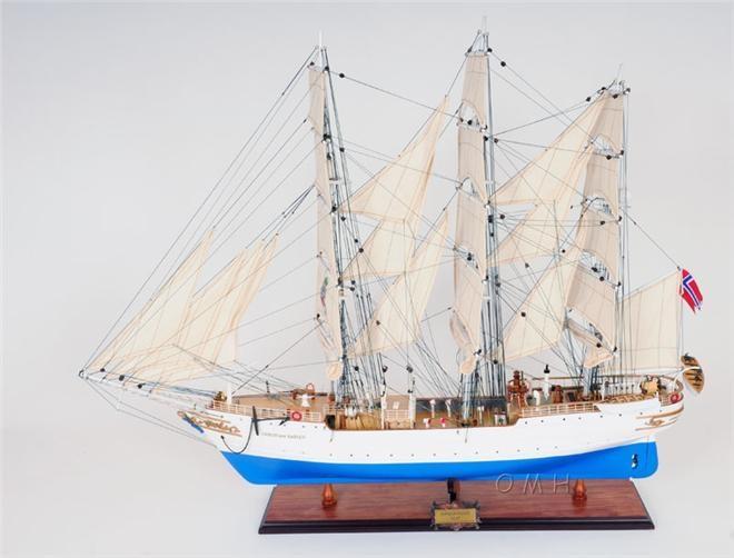 New Christian Radich OM-237