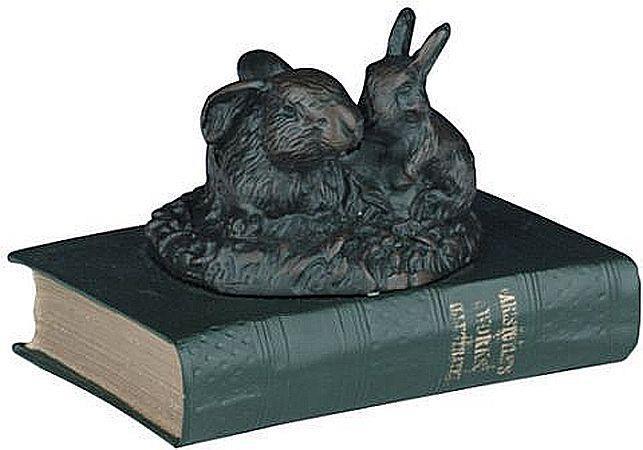 Sculpture Statue Traditional Mother Rabbit