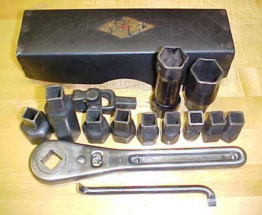 Mossberg Antique Ratchet Wrench Set + Box No. 350