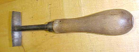 Double Edge Toothing Scraper