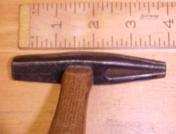 Stanley Hammer Upholstery H304 5 oz.