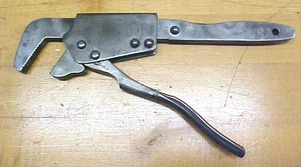 Reinhart McCabe Co. Lever Wrench