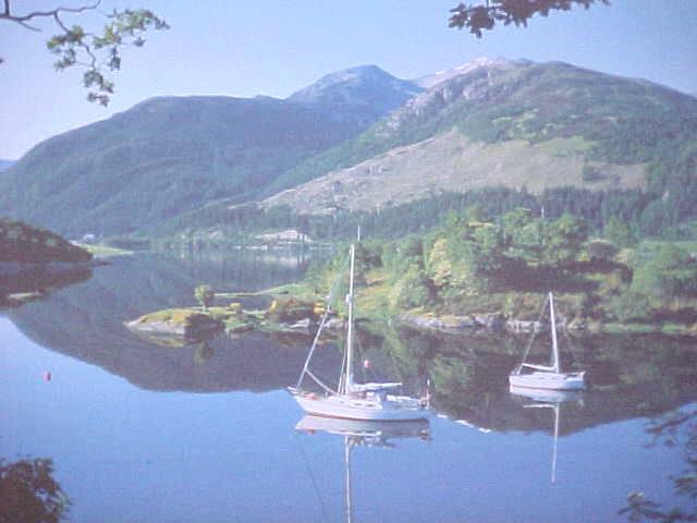Puzzle Mountain Lake Sail Boats Trefl