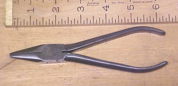 Utica Round/Long Nose Pliers No. 22- 6 inch