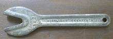 Roebling's No. 2 Alligator Wrench 9 inch