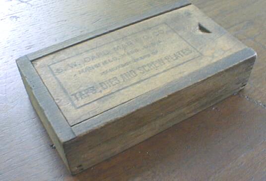 S. W. CARD Taps Boxed Tap Set 5/8