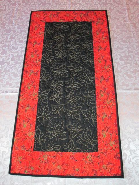 Table Runner Table Topper Decoration Red/Black Poinsettia Quilted