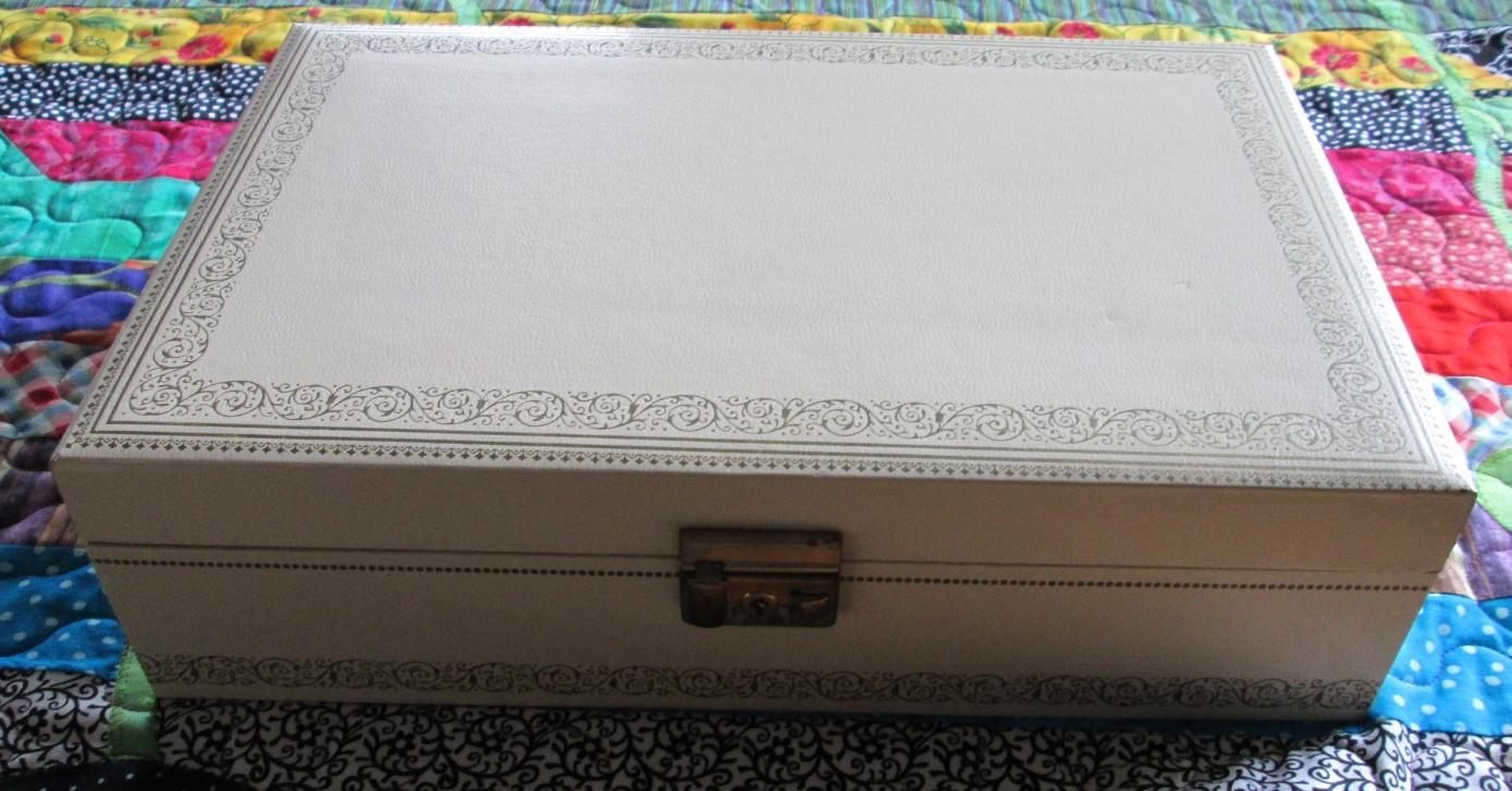 Mele Jewelry Box Leatherette Wooden Key