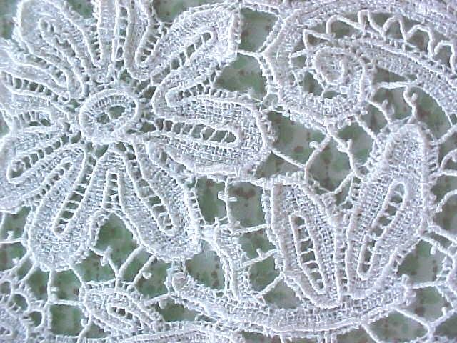 Antique Lace Collar Ladies Floral