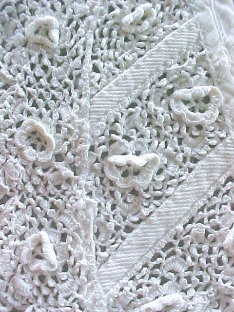 Ladies Lace Collar Raised Floral