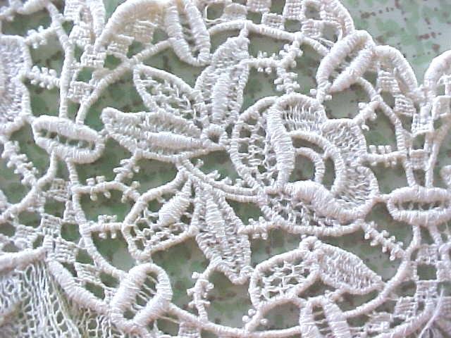 Antique Lace Collar Ladies Floral