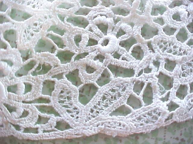 Vintage Lace Collar Ladies Floral