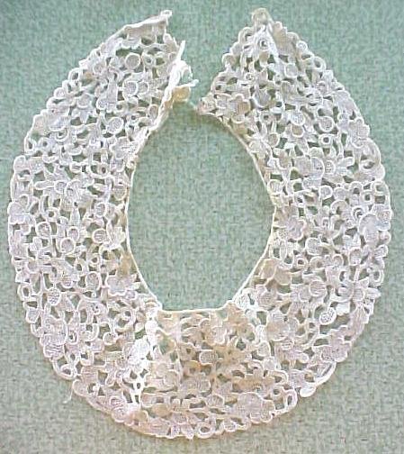 Antique Lace Collars Ladies 2 PC