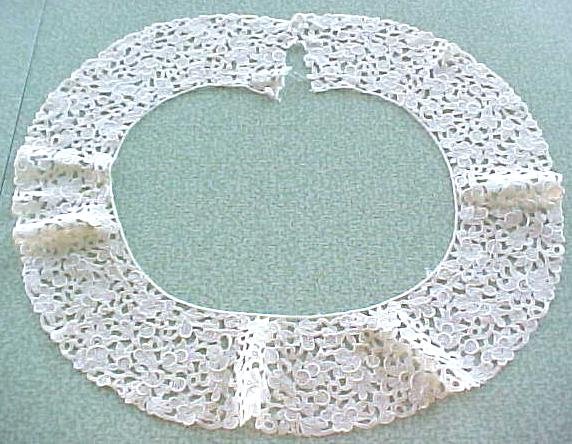 Antique Lace Collars Ladies 2 PC