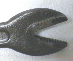 J. H. Williams & Co. Twin Bull Dog Alligator Wrench