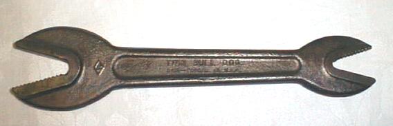 J. H. Williams & Co. Twin Bull Dog Alligator Wrench