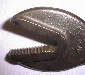 J. H. Williams & Co. Twin Bull Dog Alligator Wrench