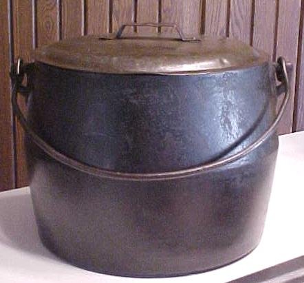 Marietta O. Co. Iron Bulge Cooking Pot & Lid